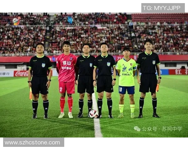 福利特与罗奇代尔历史对比分析及其足球发展轨迹探讨