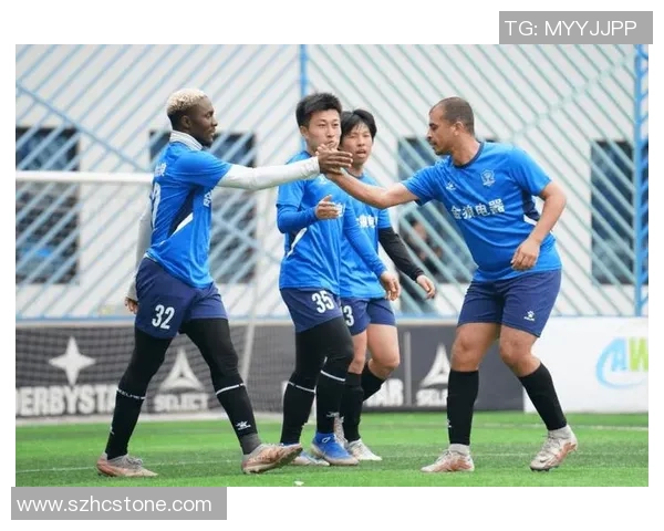 阿尔萨德与艾希利激战正酣期待精彩对决引爆赛场热情 阿尔萨德与艾希利激战正酣期待精彩对决引爆赛场热情