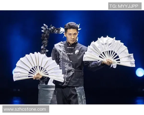 魔术的魅力与奥秘：探索历史、技巧及其在现代文化中的演绎