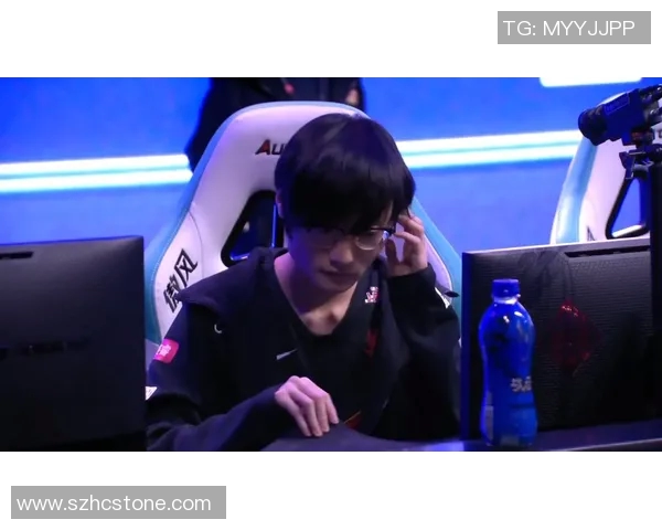 DOTA2热点分析:深入探讨FPX战队的防反策略与战术布局 DOTA2热点分析:深入探讨FPX战队的防反策略与战术布局